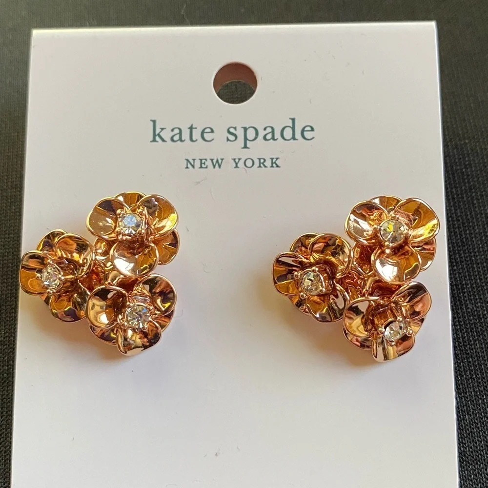 KATE SPADE floral pierced NWT GOLD AND GEM floral DESIGNER EARRINGS.